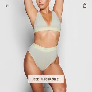 🆕 SKIMS Soft Lounge Bralette and Brief Set